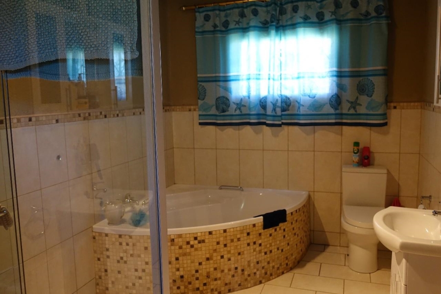 4 Bedroom Property for Sale in Mooinooi North West